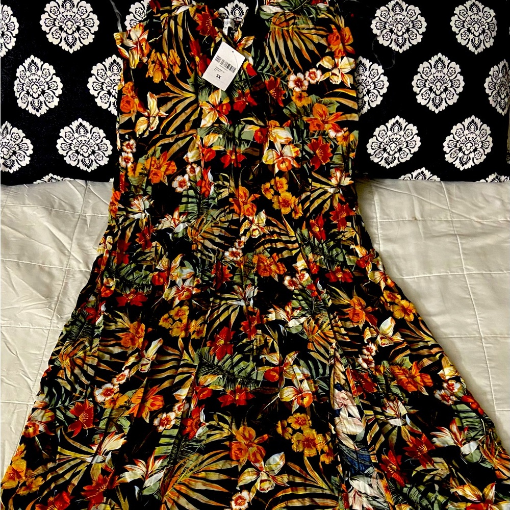Forever 21 Plus, 3x maxi style, adjustable straps, v shaped neckline, side slit